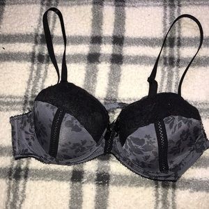 Marilyn Monroe intimate black lace bra